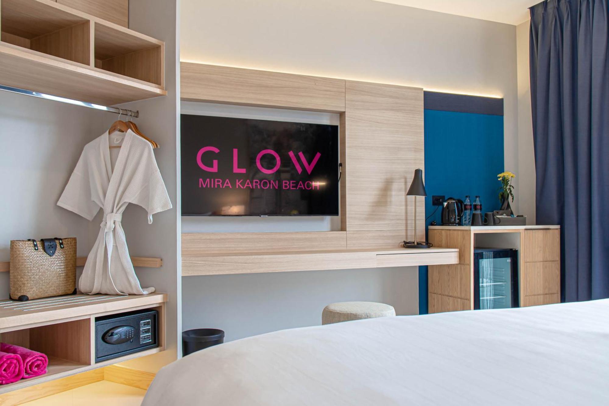 Glow Mira Karon Beach Hotel หาดกะตะ ภายนอก รูปภาพ